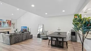 Photo #4: 260017622 Listing