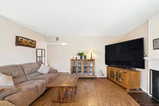 Photo #5: 260017642 Listing