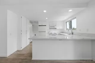 Photo #3: 260017647 Listing
