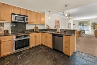 Photo #2: 260017663 Listing