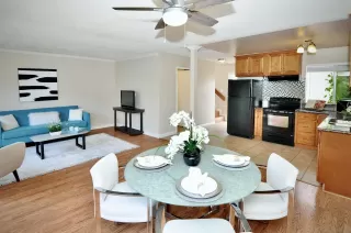 Photo #5: 260017665 Listing