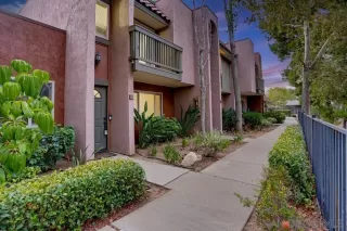Photo #1: 260017671 Listing