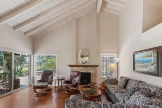 Photo #3: 260017706 Listing