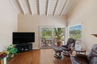Photo #5: 260017706 Listing