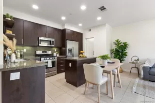 Photo #2: 260017715 Listing