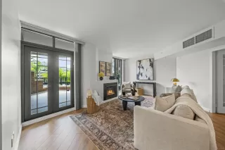 Photo #1: 260017759 Listing