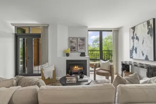 Photo #2: 260017759 Listing