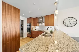 Photo #4: 2600178 Listing 