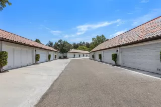 Photo #3: 260017816 Listing