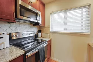 Photo #4: 260017835 Listing