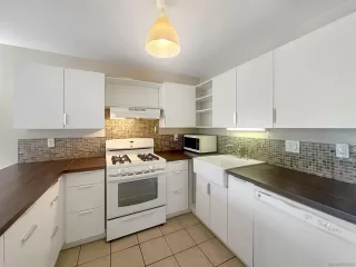 Photo #4: 260017838 Listing