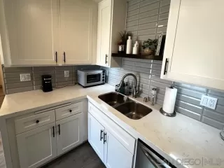 Photo #4: 260017860 Listing
