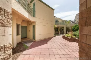 Photo #1: 260017876 Listing