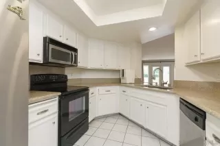 Photo #4: 260017876 Listing