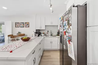 Photo #4: 260017877 Listing