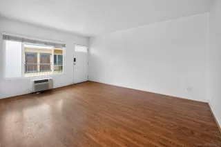 Photo #3: 260017882 Listing