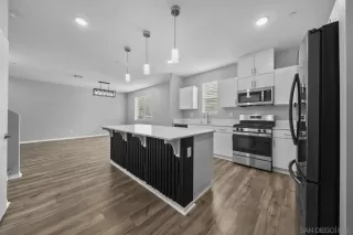 Photo #2: 260017909 Listing