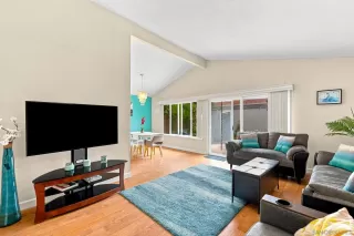 Photo #2: 260017924 Listing