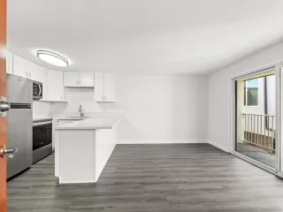 Photo #4: 260017987 Listing