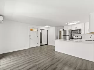 Photo #5: 260017987 Listing