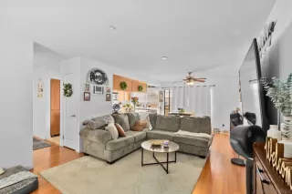 Photo #2: 260017996 Listing