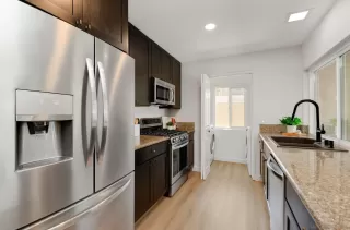 Photo #6: 260018010 Listing