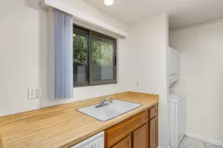 Photo #6: 260018014 Listing