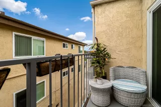 Photo #3: 260018019 Listing