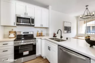 Photo #5: 260018027 Listing