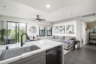 Photo #5: 260018038 Listing