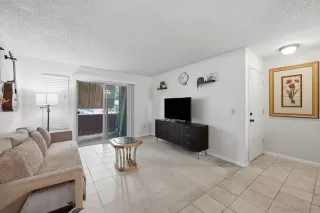 Photo #3: 260018047 Listing