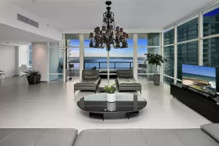 Browse active condo listings in SAPPHIRE TOWER