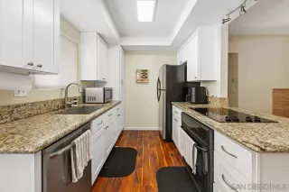 Photo #6: 260018070 Listing