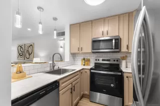 Photo #3: 260018078 Listing
