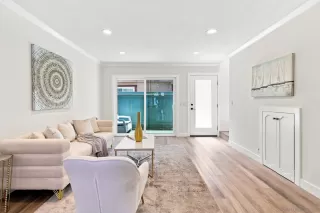 Photo #6: 260018103 Listing
