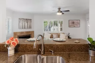 Photo #6: 260018114 Listing
