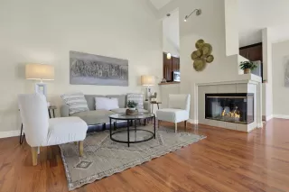 Photo #2: 260018129 Listing