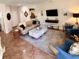 Photo #1: 260018141 Listing