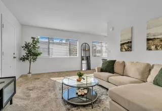 Photo #1: 260018169 Listing