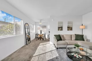 Photo #2: 260018169 Listing