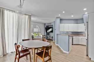 Photo #4: 260018184 Listing