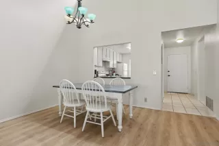 Photo #3: 260018188 Listing