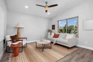 Photo #5: 260018206 Listing