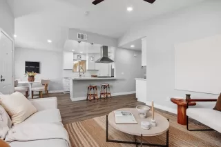Photo #6: 260018206 Listing