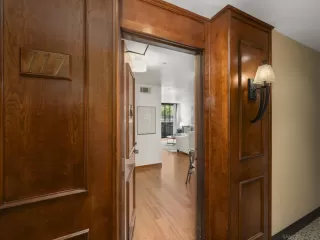 Photo #4: 260018209 Listing
