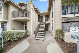 Photo #1: 260018220 Listing