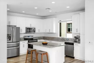 Photo #5: 260018241 Listing