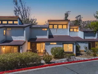Photo #4: 260018245 Listing