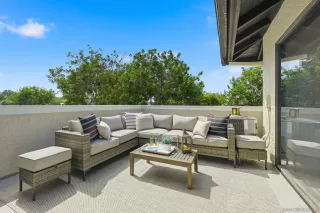 Photo #1: 260018262 Listing