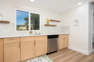 Photo #6: 260018292 Listing